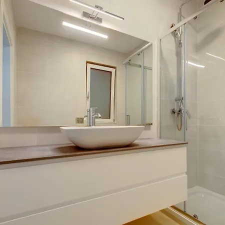 Seaview Modern 3br Duplex With Terrace By Quicktrips *
