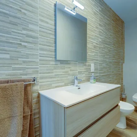 Seaview Modern 3br Duplex With Terrace By Quicktrips Lägenhet